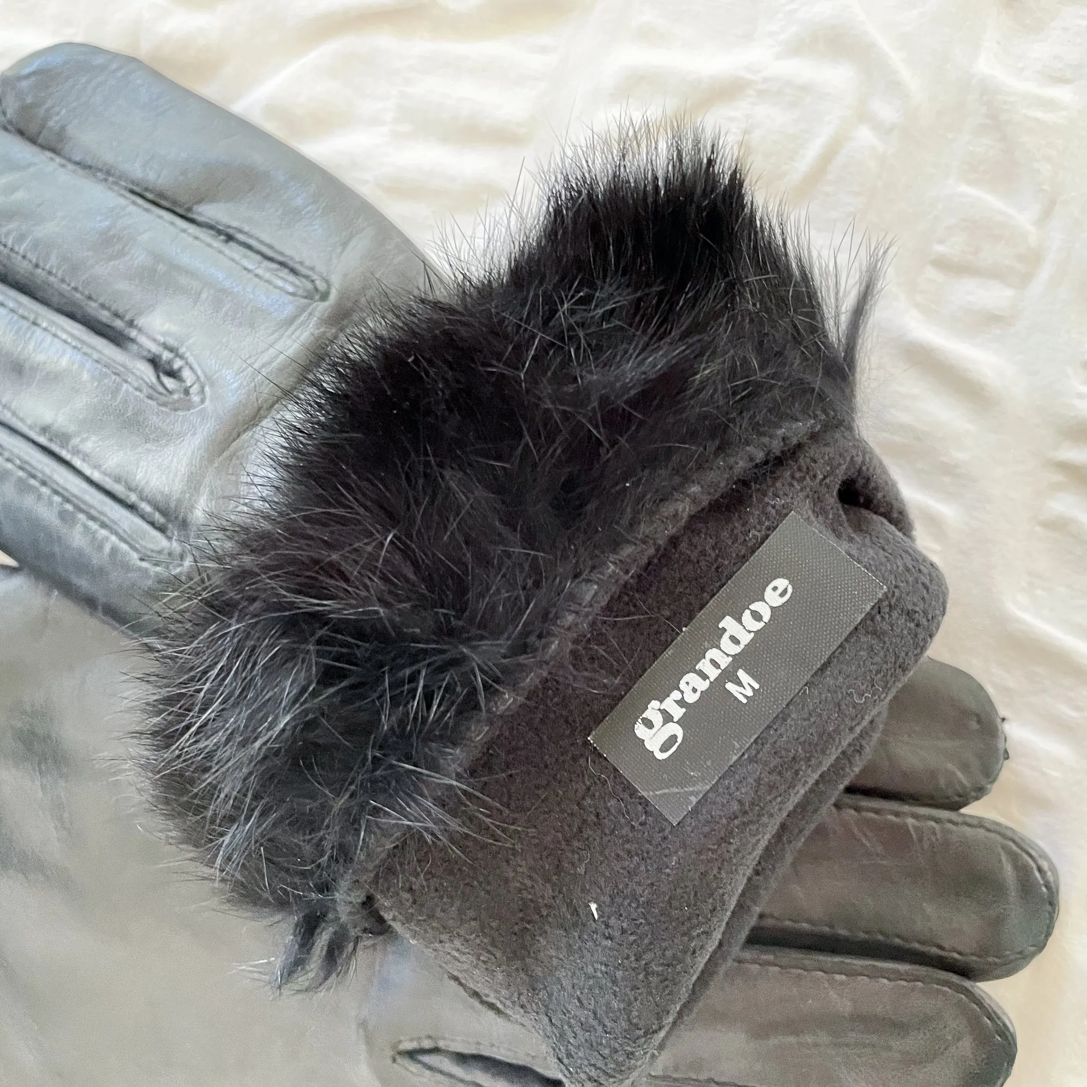 Grandoe Black Kid Leather & Rabbit Trim Gloves SZ M