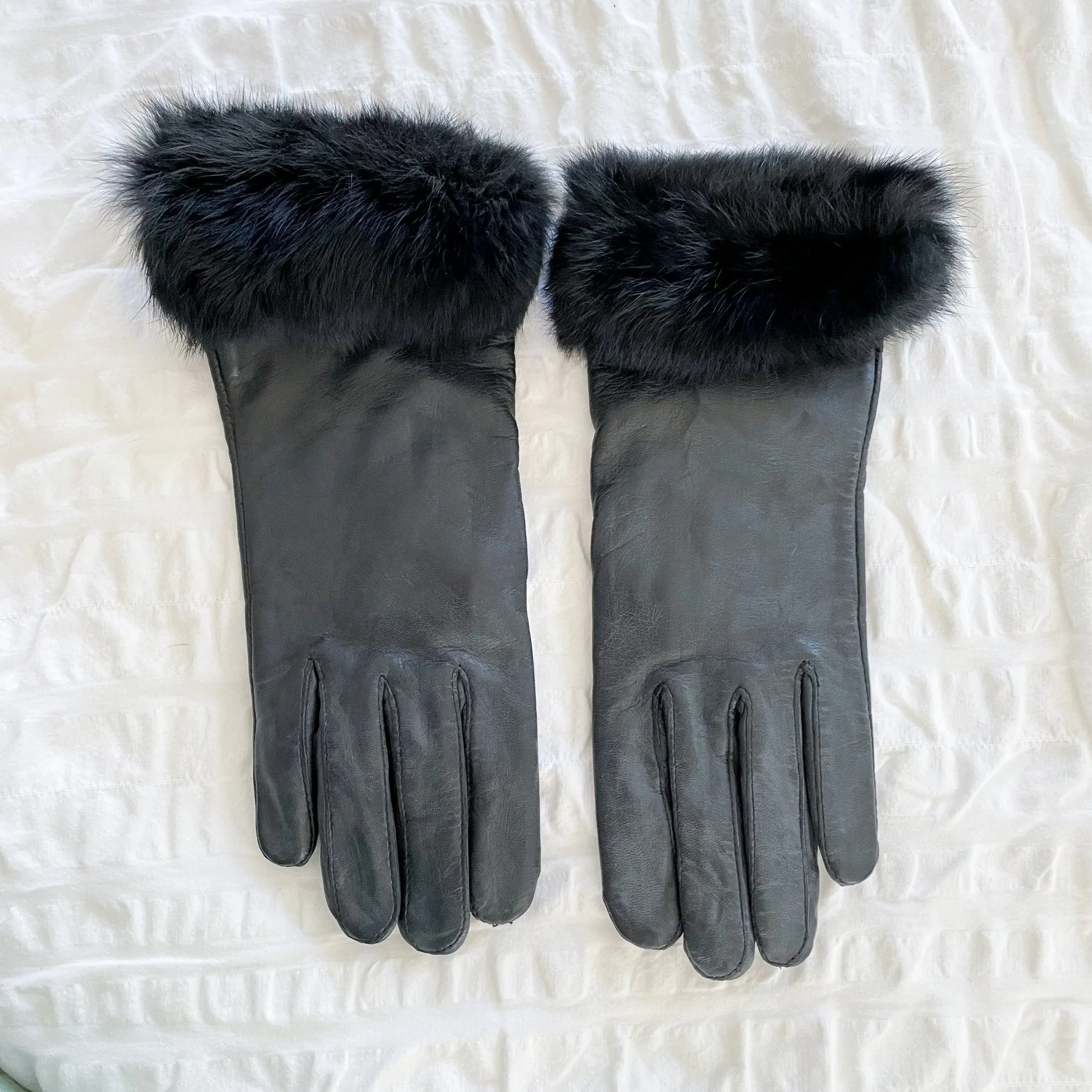 Grandoe Black Kid Leather & Rabbit Trim Gloves SZ M