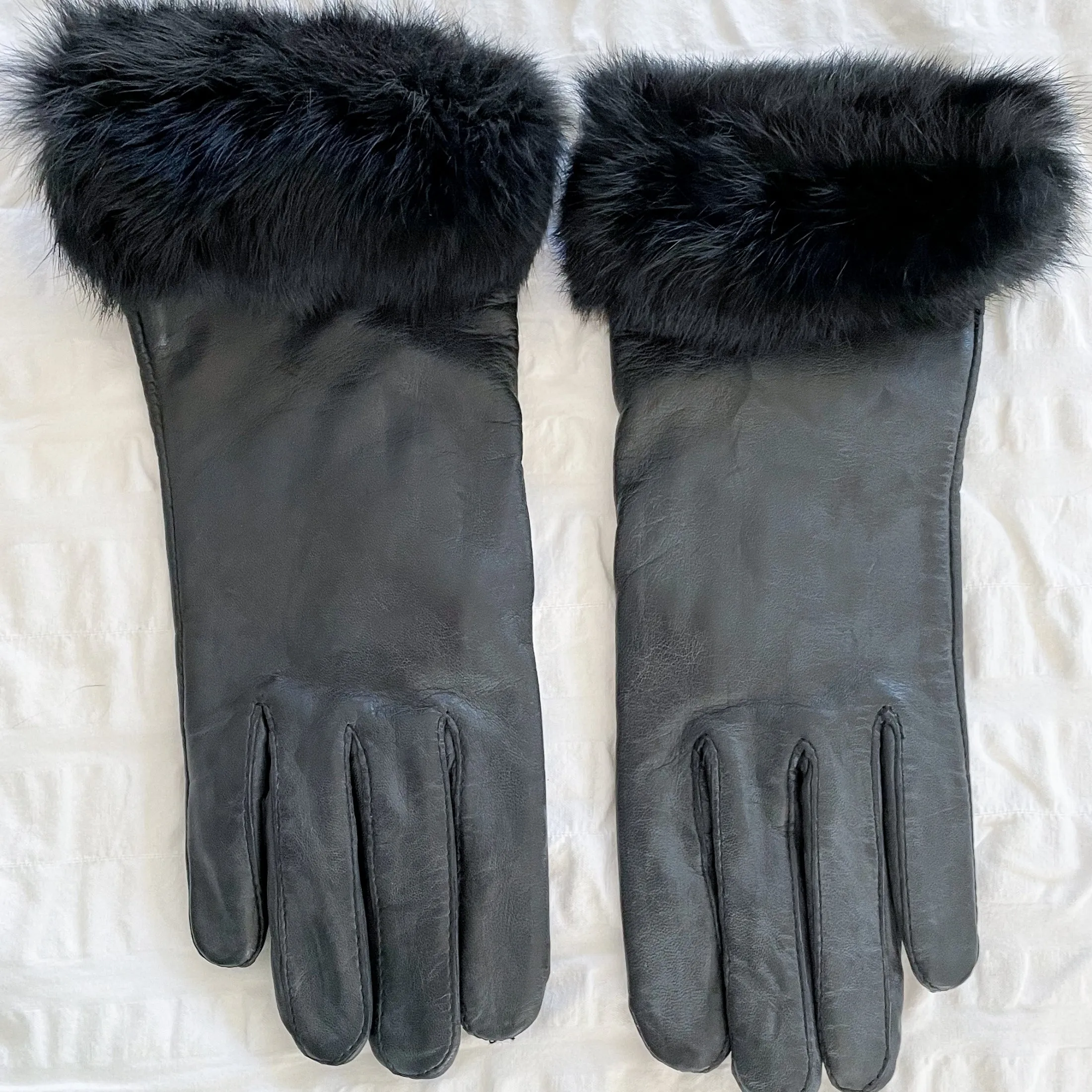 Grandoe Black Kid Leather & Rabbit Trim Gloves SZ M